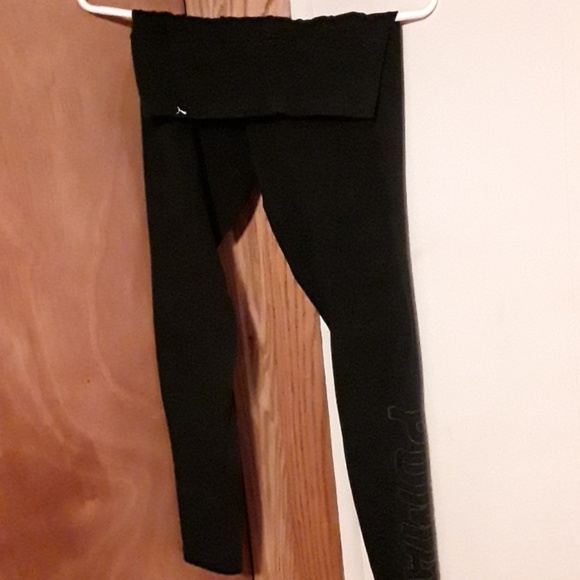 Two Pairs Of Puma Leggings - Picture 4 of 5